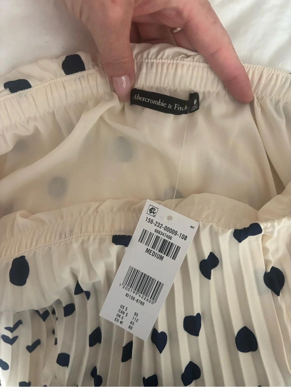 Abercrombie & Fitch flowing pleated